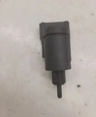 Volkswagen PASSAT B5.5 Brake pedal sensor switch 3B0945511A