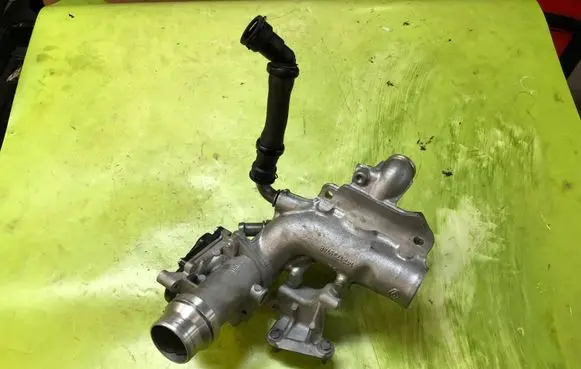 Renault Megane IV Intake manifold 147173974R 570157R 103627343
