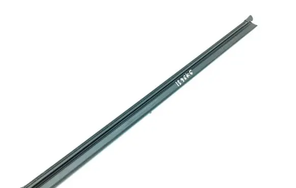 KIA Sportage Rubber seal rear door window/glass 