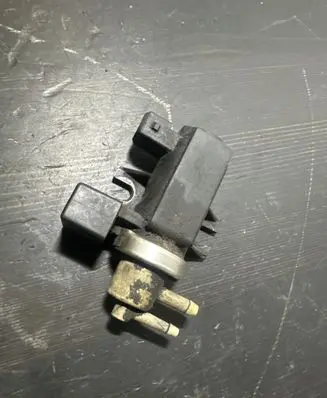 Volvo XC70 Turbo solenoid valve 30637251