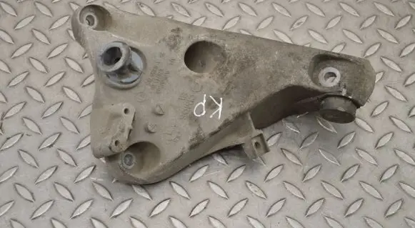 BMW X6 F16 Engine mounting bracket 678711 6859785