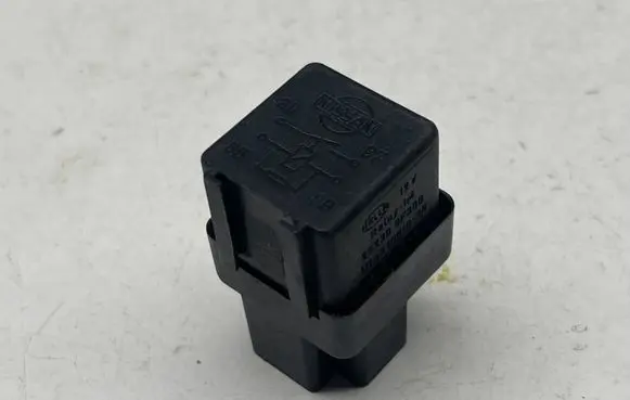 Nissan 240ZX, 280ZX, 300ZX Rear glass lock/latch Q342 252309F900