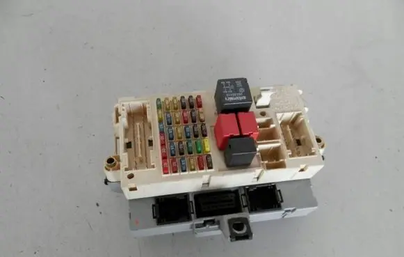 Alfa Romeo 147 Fuse box set 467463750