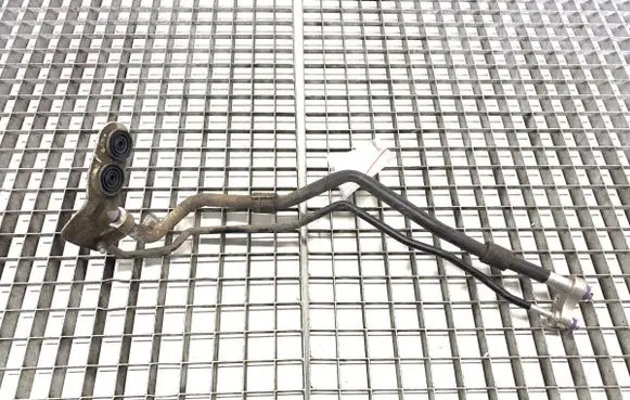 Audi Q8 Air conditioning (A/C) pipe/hose 4M8816886