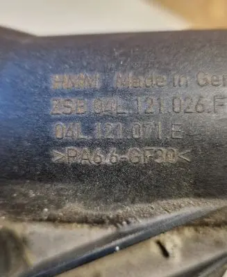 Volkswagen PASSAT B8 Engine coolant pipe/hose 04L121026F 04L121071E PA66GF30