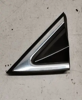 Hyundai Santa Fe Front door glass trim molding 861802W000