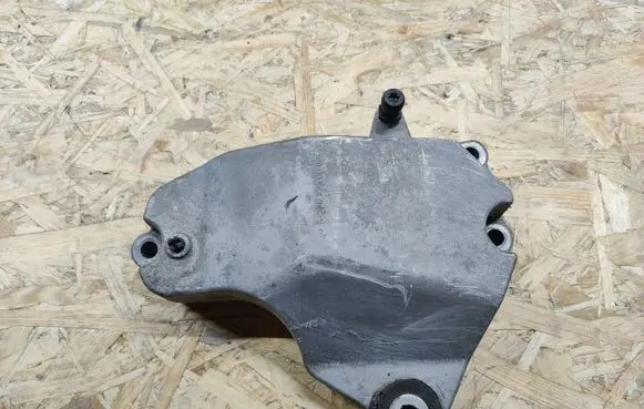 Mercedes-Benz B W246 W242 Engine mounting bracket A2702230002