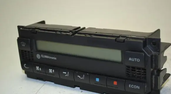 Volkswagen PASSAT B5 Climate control unit 