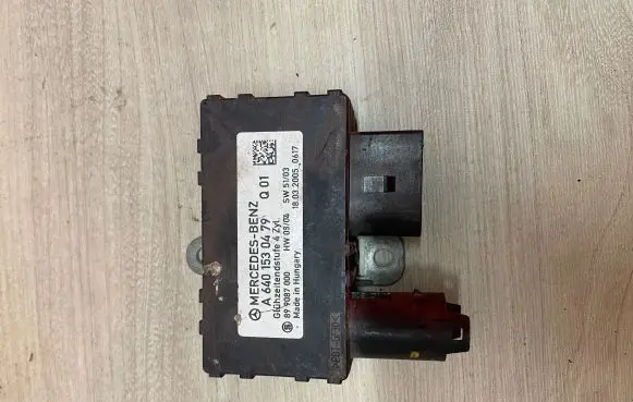 Mercedes-Benz B W245 Glow plug pre-heat relay A6401530479