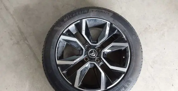 R18 alloy rim