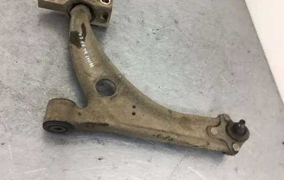 Volkswagen PASSAT B6 Front lower control arm/wishbone 3C0199231D 3C0407153B