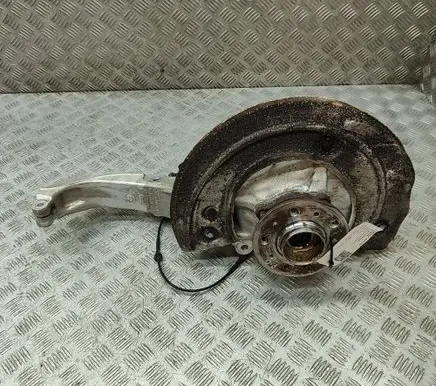BMW X5 G05 Front wheel hub 6876656