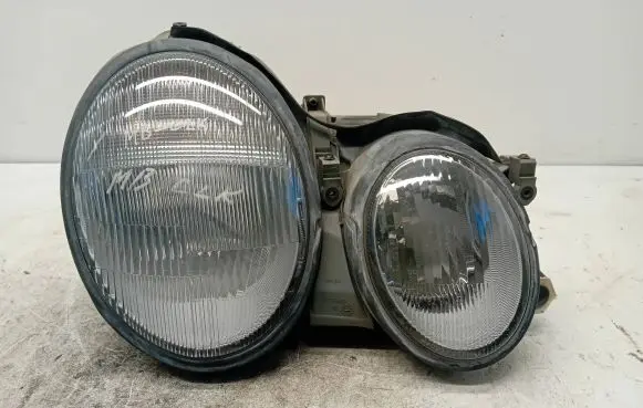 Mercedes-Benz CLK A208 C208 Headlight/headlamp 147552