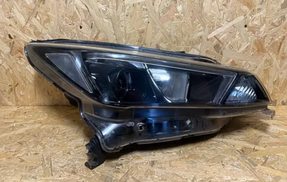 Nissan Leaf II (ZE1) Headlight/headlamp 260105SH0A A1S0210000
