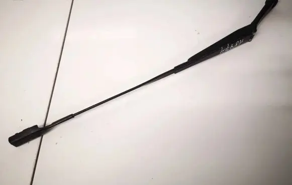 Front wiper blade arm