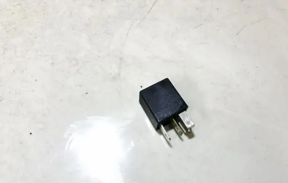 Opel Zafira A Other relay 90229206