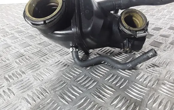 Mercedes-Benz A W176 Turbo air intake inlet pipe/hose A6510900409