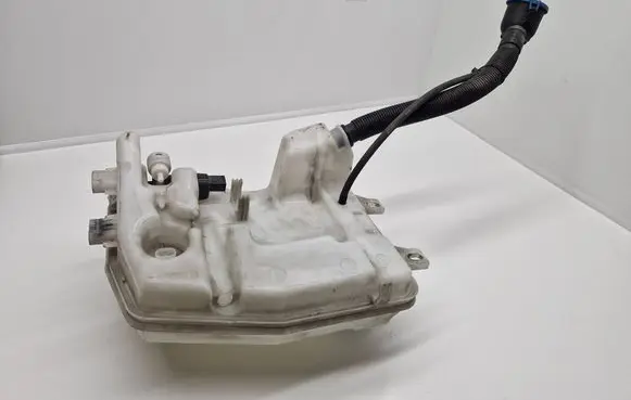 BMW X1 F48 F49 Windshield washer fluid reservoir/tank 61667369649 7369649 7351624