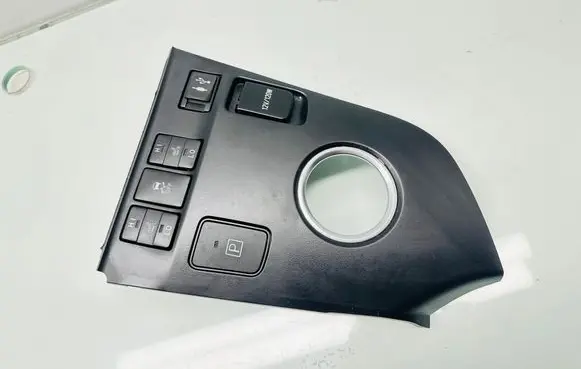 Toyota Auris E180 Gear shifter surround trim plastic 5882102890B 5884402010B