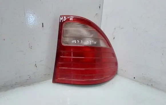 Mercedes-Benz E W210 Rear/tail lights 198202