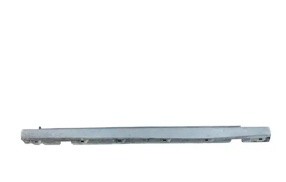 Foot area side trim