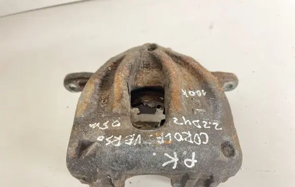 Toyota Corolla Verso E121 Front brake caliper