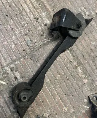 Mitsubishi Pajero Gearbox mount