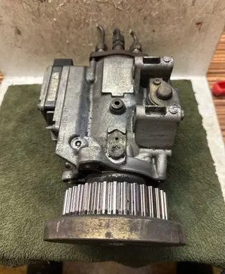 Audi A4 S4 B5 8D Fuel injection high pressure pump 0470506010
