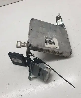 Toyota Corolla Verso AR10 Engine control unit/module 896610F010 MB1758006463