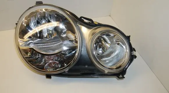 Volkswagen Polo Headlight/headlamp 0301190202
