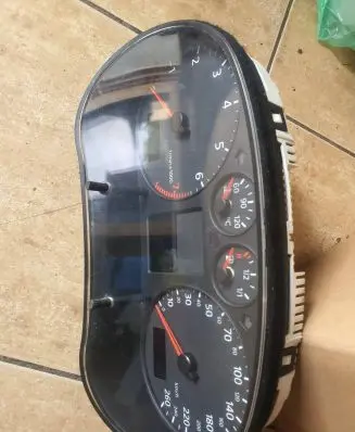 Audi A3 S3 8L Speedometer (instrument cluster) 8L0920900n