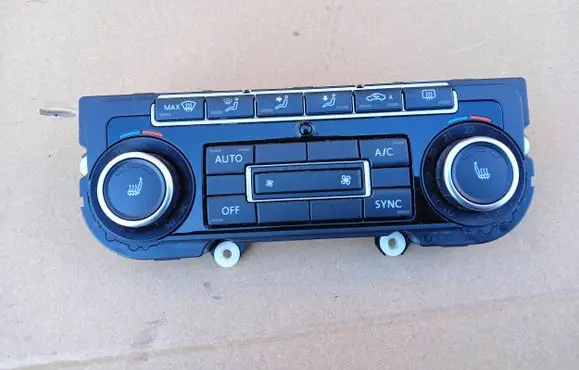 Volkswagen Golf VI Climate control unit 5K0907044GK 5HB00974691 MW1212
