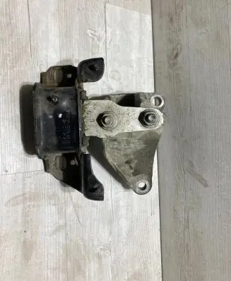 Ford B-MAX Engine mount bracket AV597M121AA 1814 8V517M121AE