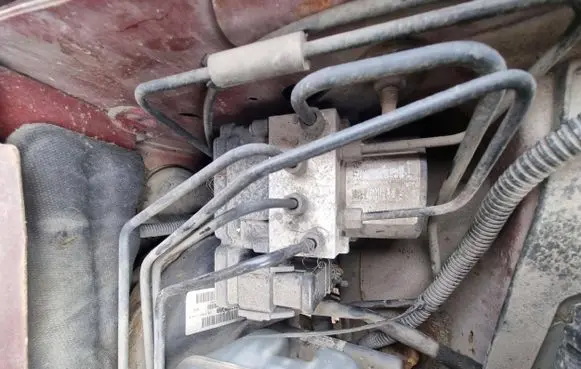 Jeep Grand Cherokee (WJ) ABS Pump 52124081AC