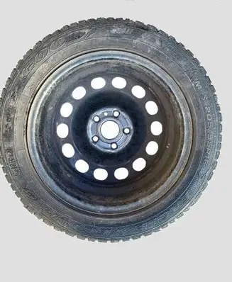 Volkswagen Golf V R16 spare wheel