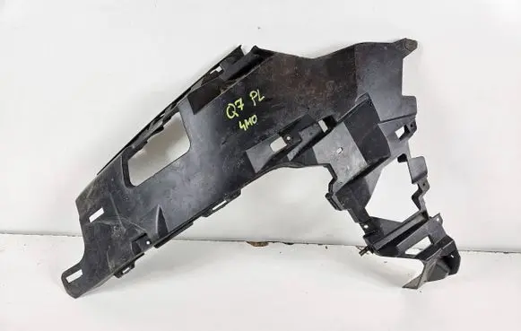 Audi Q7 4M Front bumper mounting bracket 4M0807095E