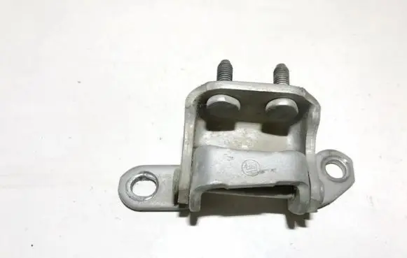 Tailgate/trunk/boot hinge