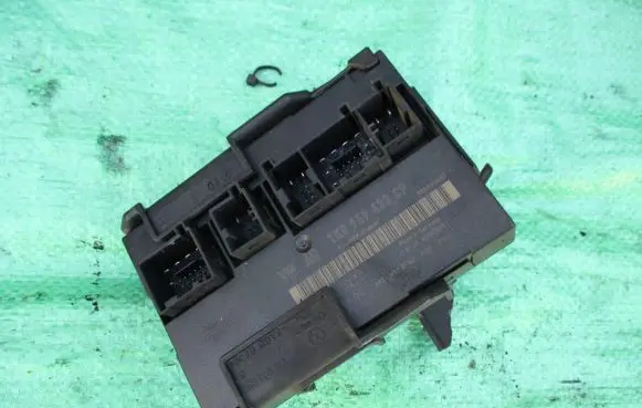 Volkswagen Touran I Comfort/convenience module 1K0959433CP