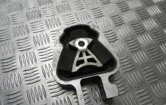 Ford Mondeo MK V Engine mount bracket DP536P082CB