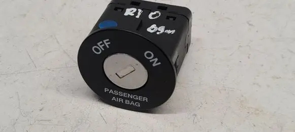KIA Rio Passenger airbag on/off switch 378090