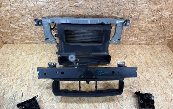 Smart ForFour II W453 Radiator support slam panel