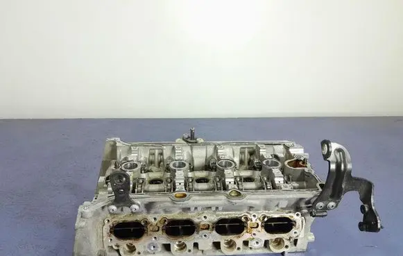 Volkswagen Tiguan Engine head 06K403S