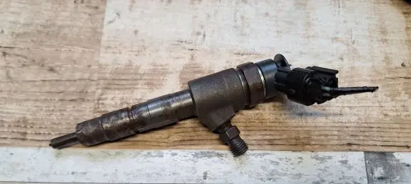Ford Fiesta Fuel injector 0445110339