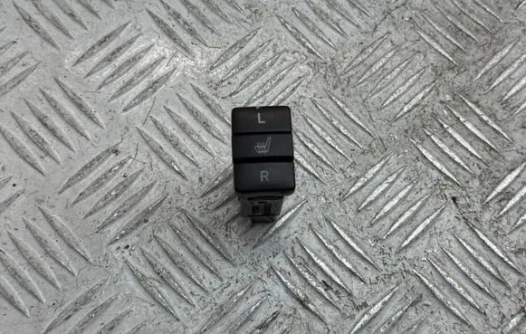 Toyota Auris 150 Seat heating switch 8475102030 15B088