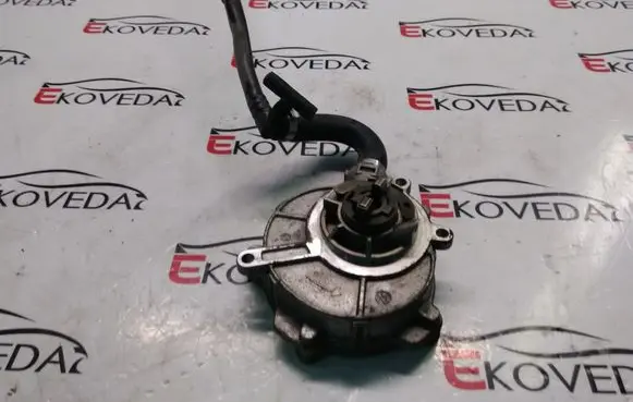 Audi A4 S4 B8 8K Vacuum pump 06E145100R