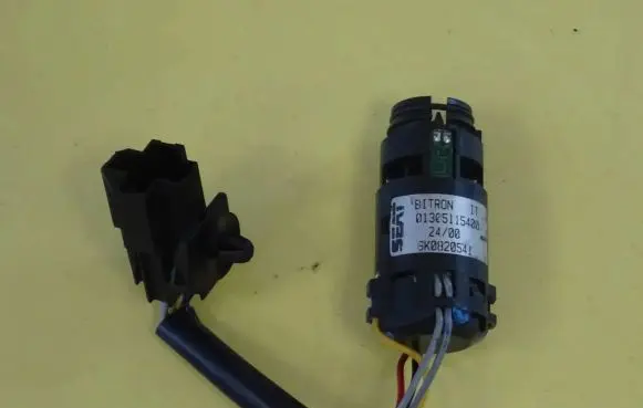 Seat Ibiza II (6k) Intake air temperature sensor 01305115400 6K0820541
