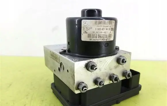 Mercedes-Benz C W203 ABS Pump A0034319412Q