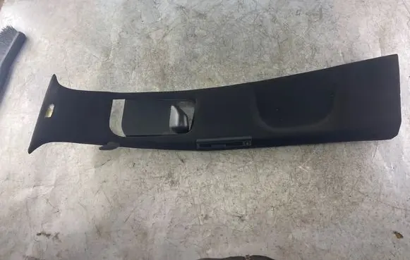 Mercedes-Benz S W221 (B) pillar trim (top) A2216900335