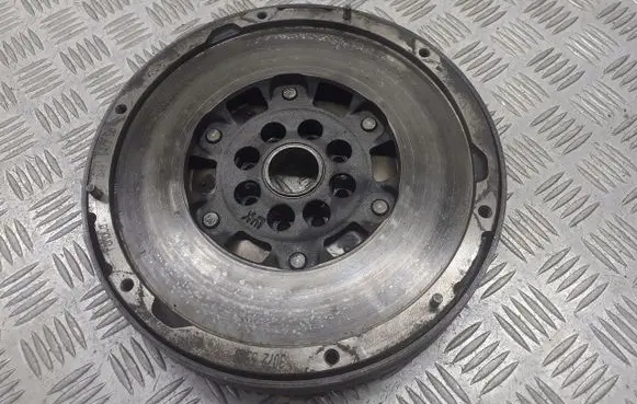 Volvo V50 Dual mass flywheel 8V416477DB
