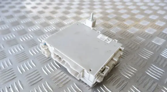 Lexus GS 300 350 430 450H Fuse module 8267030250
